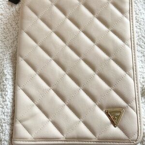 Guess Quilted Beige Tablet iPad case